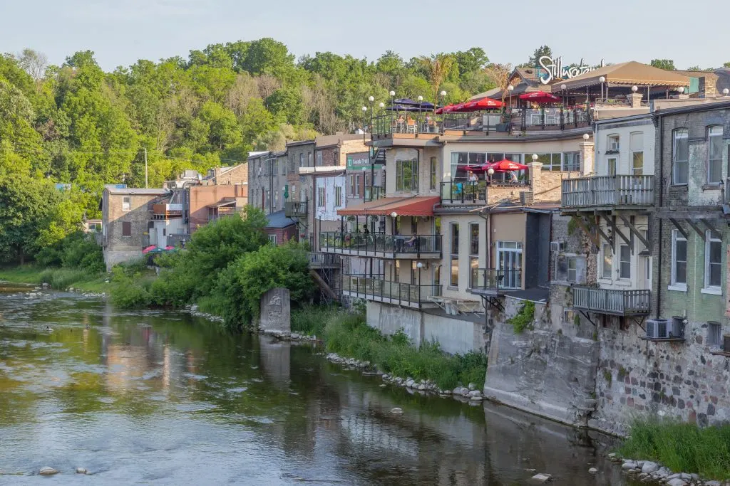 Paris-Ontario