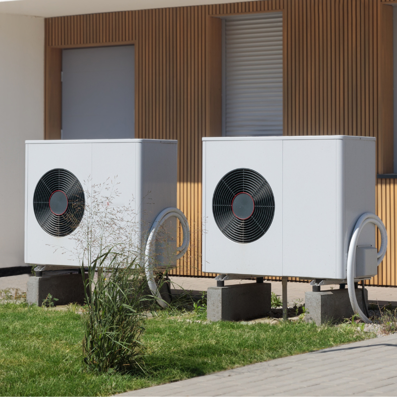 Skilled-technician-installing-high-efficiency-heat-pump-in-Binbrook-ON-LG-Home-Comfort